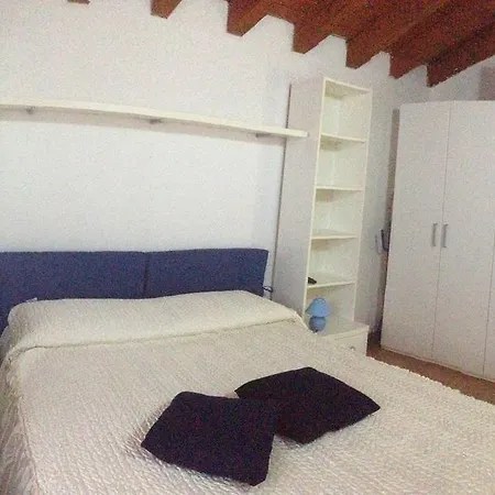 La Casa Del Pozzo 아파트 *